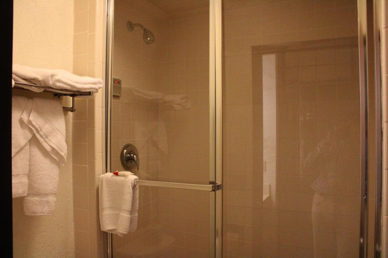 The Oasis Hotel & Bar Sheboygan Falls Luaran gambar